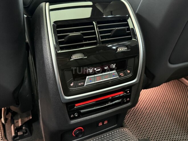 BMW X7-18