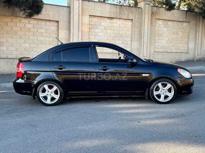 Hyundai Accent-11