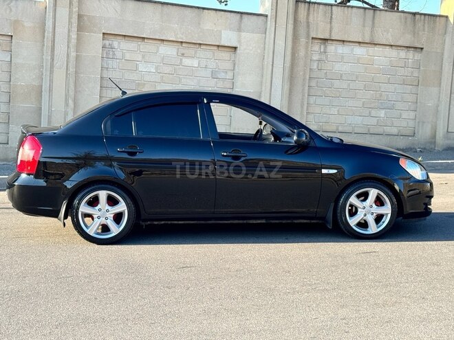 Hyundai Accent-7