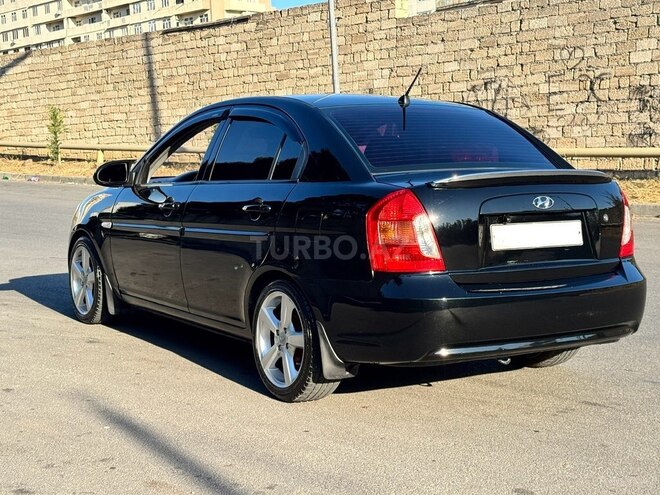 Hyundai Accent-5