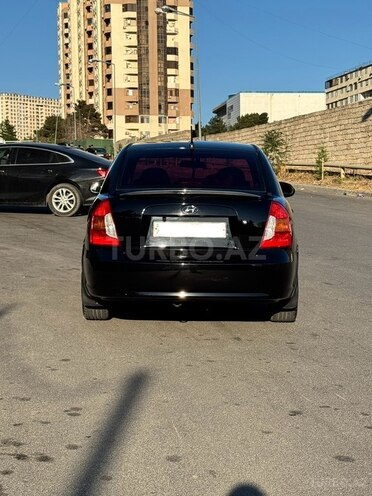 Hyundai Accent-8