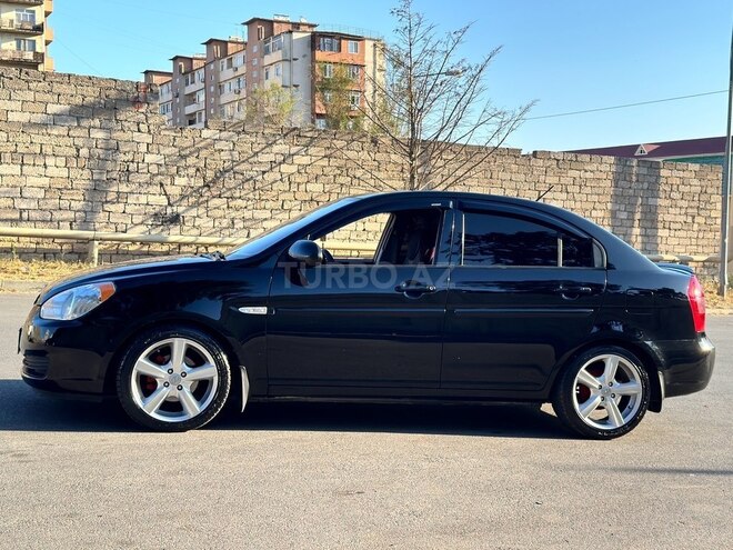 Hyundai Accent-6