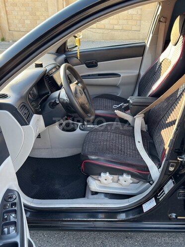 Hyundai Accent-15