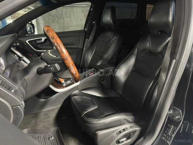 Volvo XC60-8