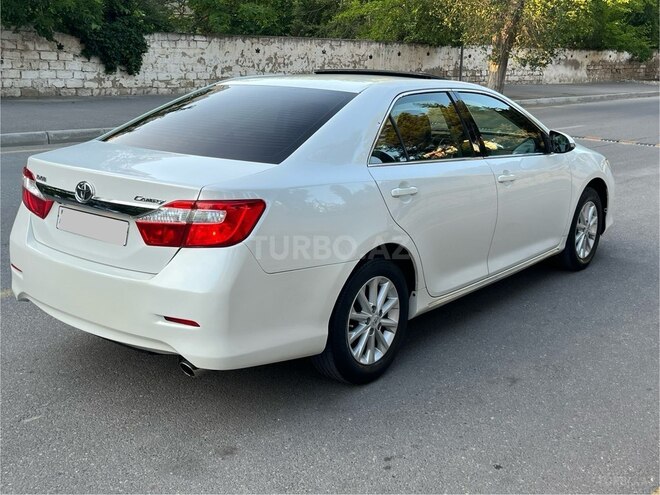 Toyota Camry-5