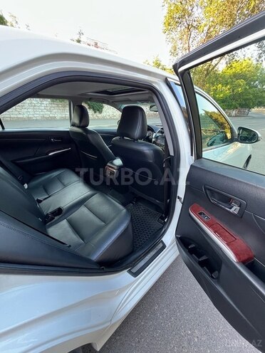 Toyota Camry-11