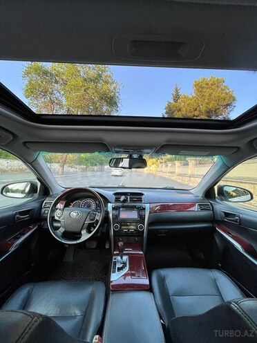 Toyota Camry-12