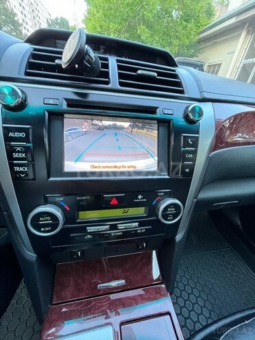Toyota Camry-13
