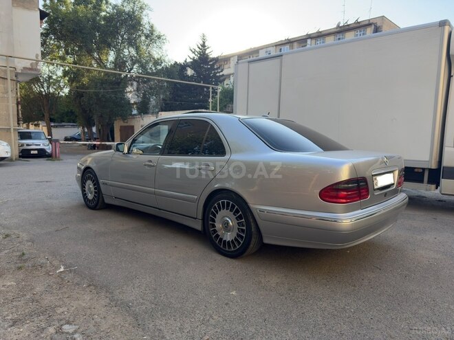 Mercedes E 280-7