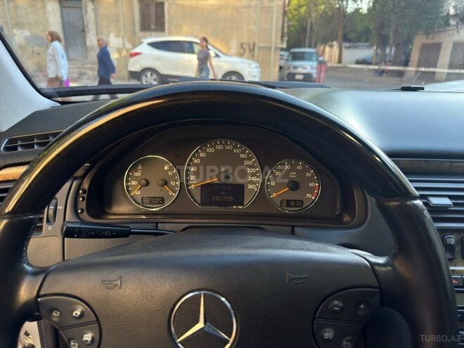 Mercedes E 280-13