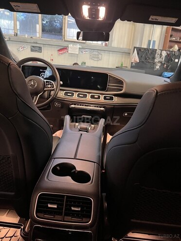 Mercedes GLS 450 4MATIC-10