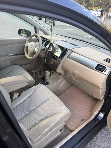 Nissan Tiida-8