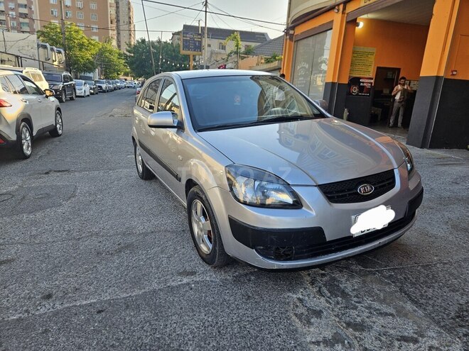 Kia Rio-5