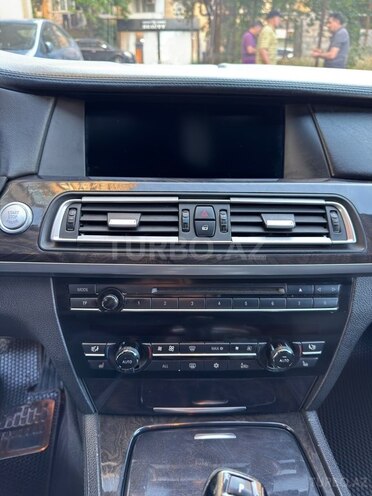 BMW 740-4