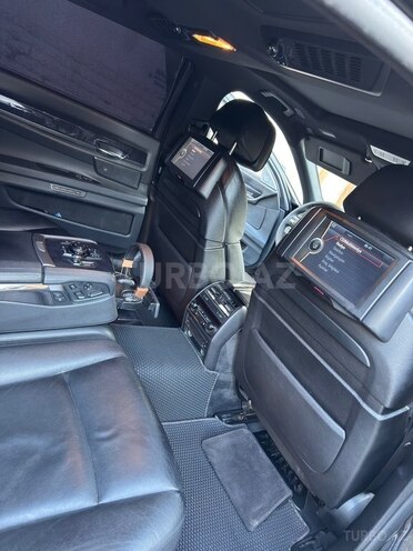 BMW 740-11