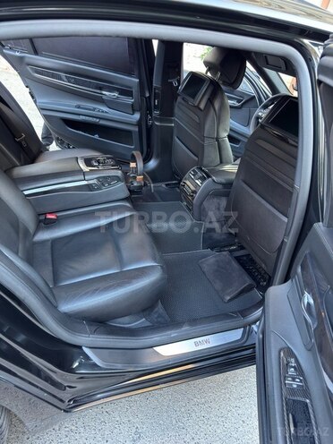 BMW 740-15