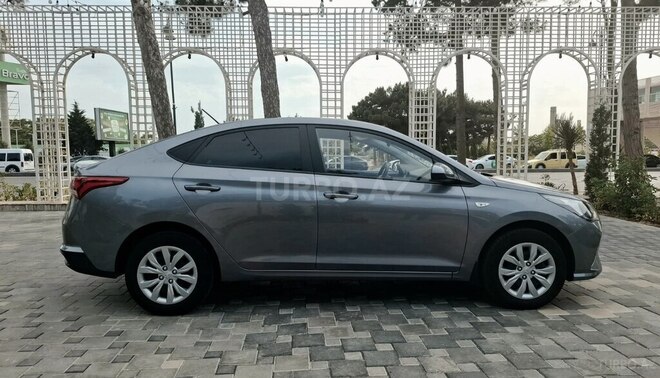 Hyundai Accent-3