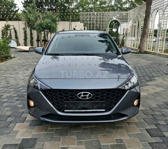 Hyundai Accent-1