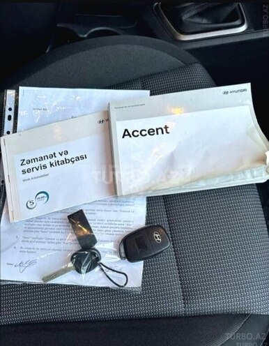 Hyundai Accent-14