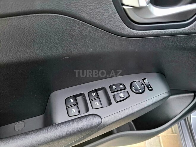 Hyundai Accent-15