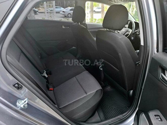 Hyundai Accent-18