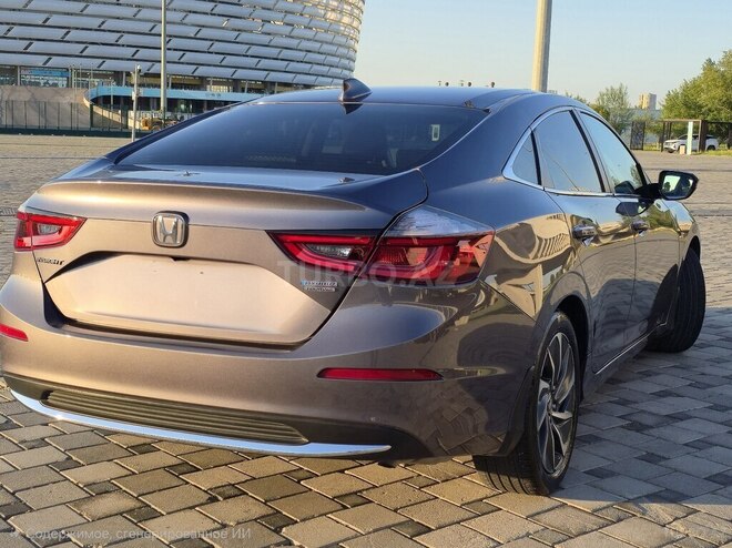 Honda Insight-4
