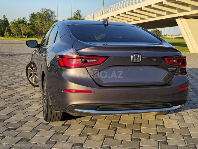 Honda Insight-3