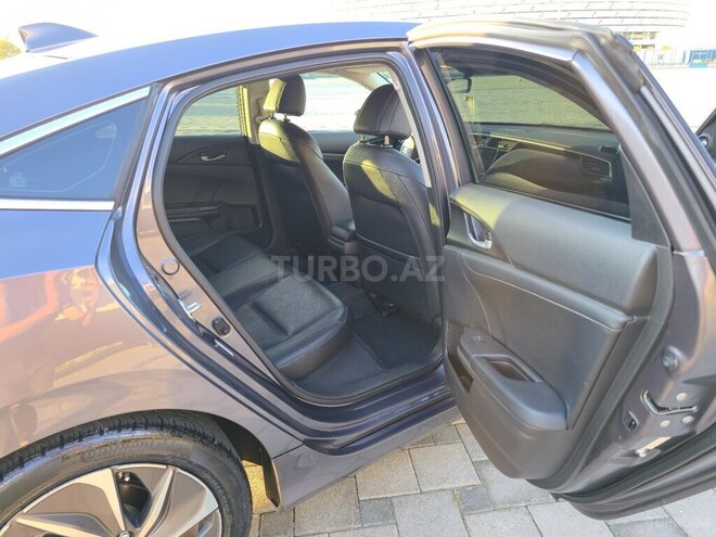 Honda Insight-12