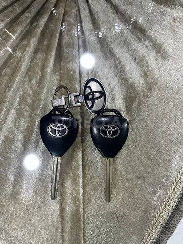 Toyota Camry-14