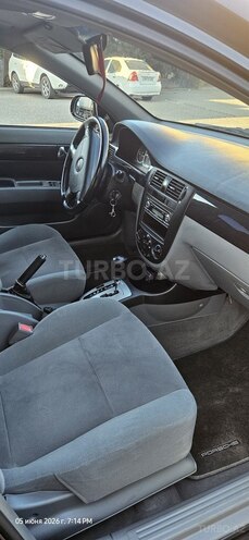 Chevrolet Lacetti-8