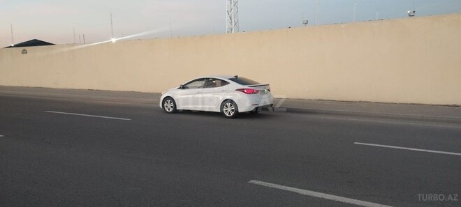 Hyundai Avante-7