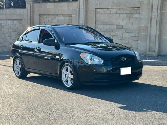 Hyundai Accent-12