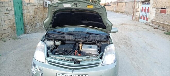 Toyota Prius-8
