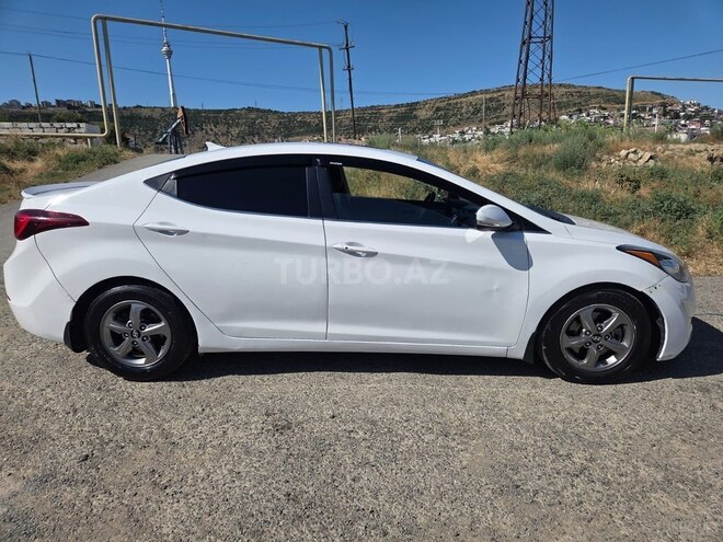 Hyundai Elantra-5