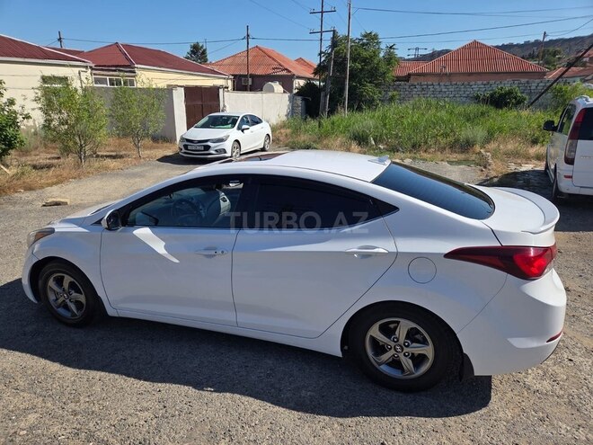 Hyundai Elantra-7