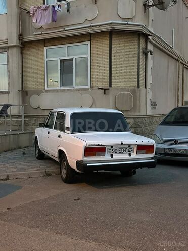 LADA (VAZ) 2107-2