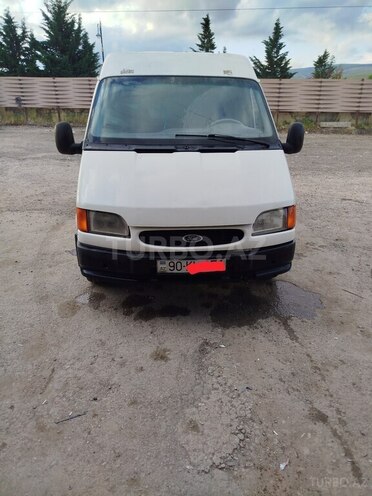 Ford Transit-1