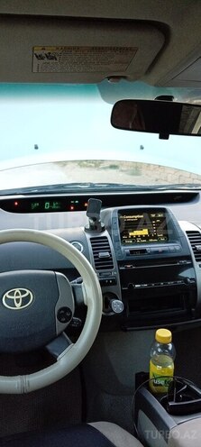 Toyota Prius-12