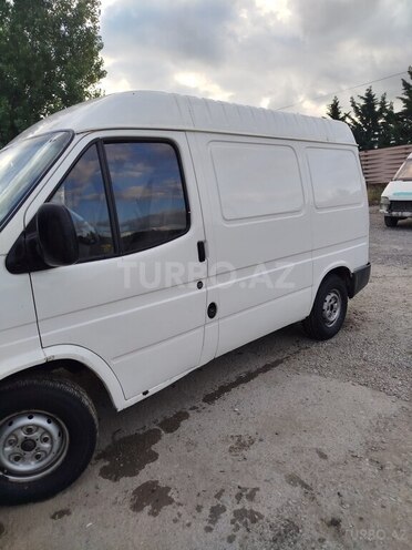 Ford Transit-4