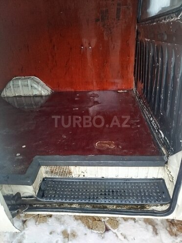 Ford Transit-10