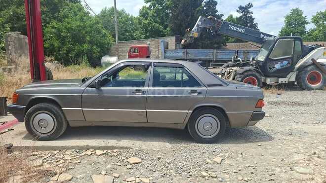 Mercedes 190-4