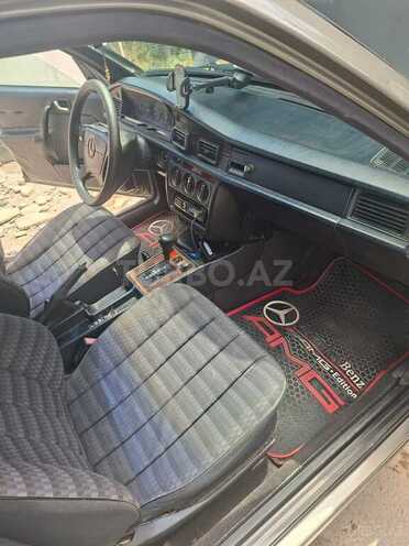 Mercedes 190-5