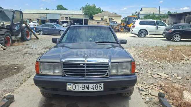 Mercedes 190-1