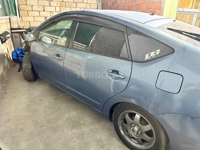 Toyota Prius-2