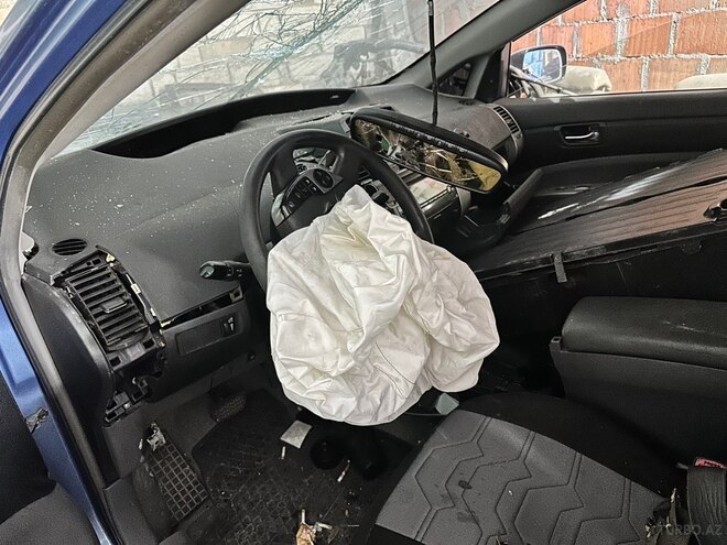 Toyota Prius-3