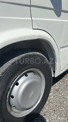 Ford Transit-6