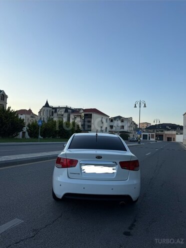 Kia Cerato-5