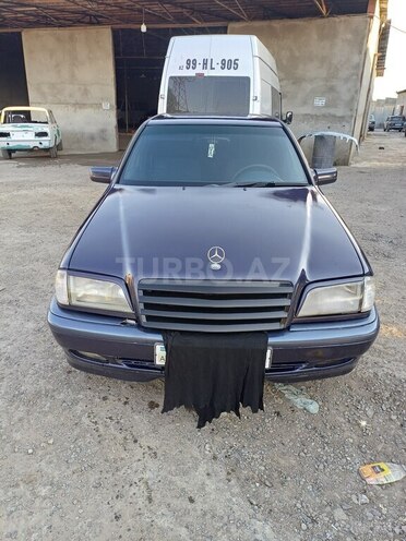 Mercedes C 220-1