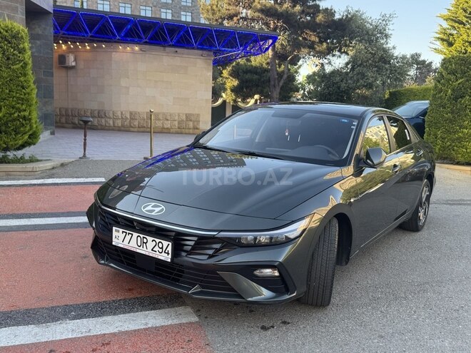 Hyundai Elantra-1