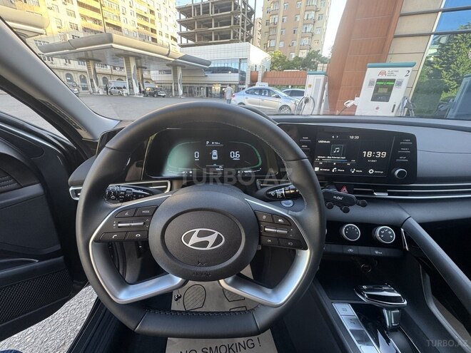 Hyundai Elantra-4